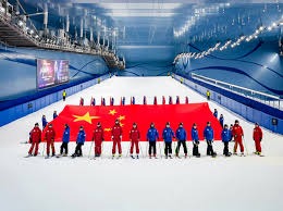 乌龙！官方活动图提前官宣WBG.Jiejie和NIP.Care