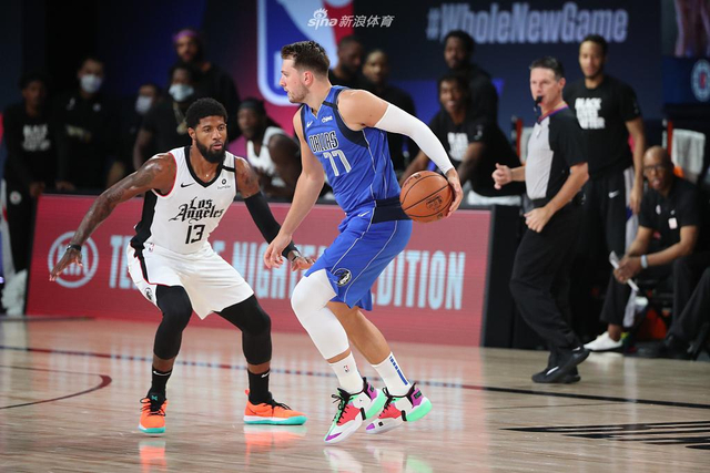 与此同时 与此同时