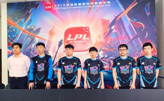 员的信任 员的信任