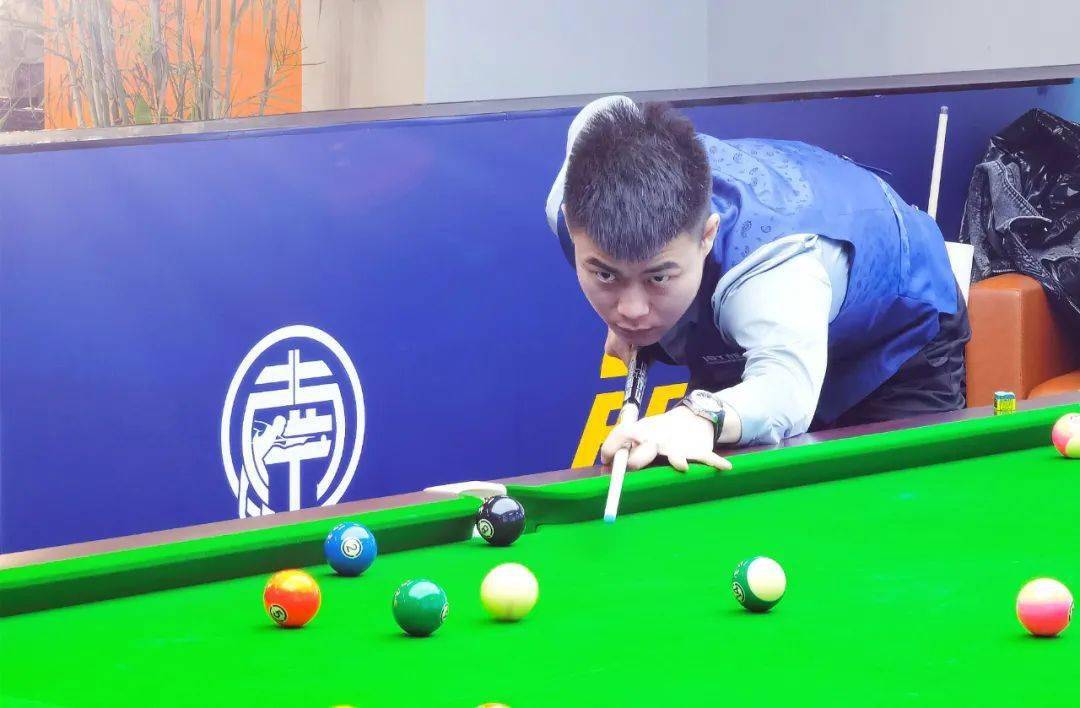 与施洛特贝 与施洛特贝